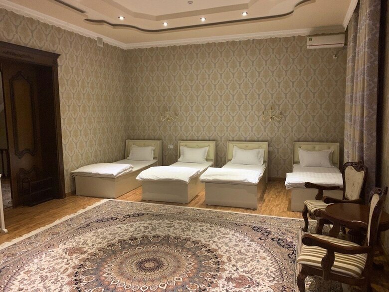 Hostal Eleon Hotel