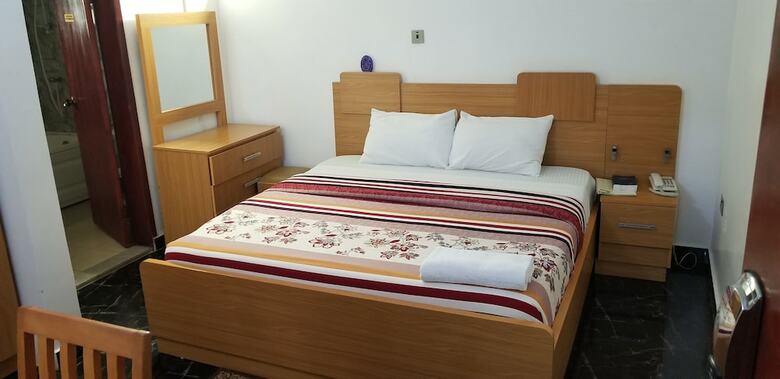 Hotel Ragaray Executive Suites