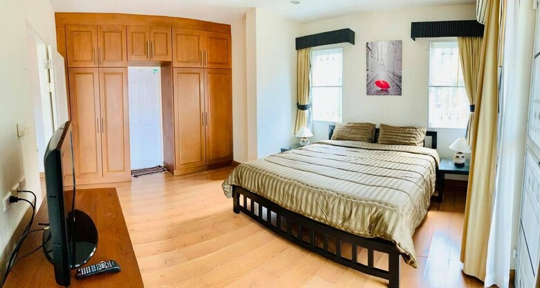 Pattaya Pool Villa Tlh