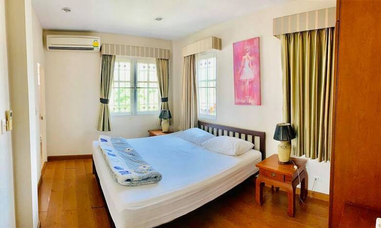 Pattaya Pool Villa Tlh