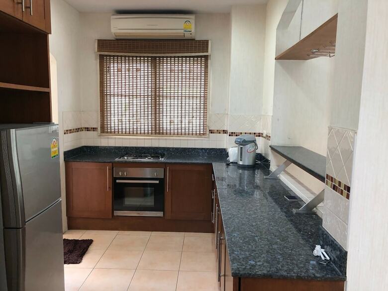 Pattaya Pool Villa Tlh