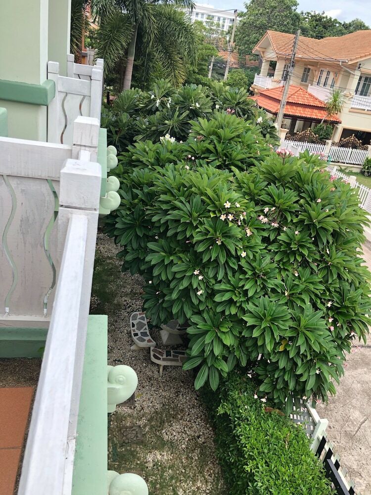 Pattaya Pool Villa Tlh
