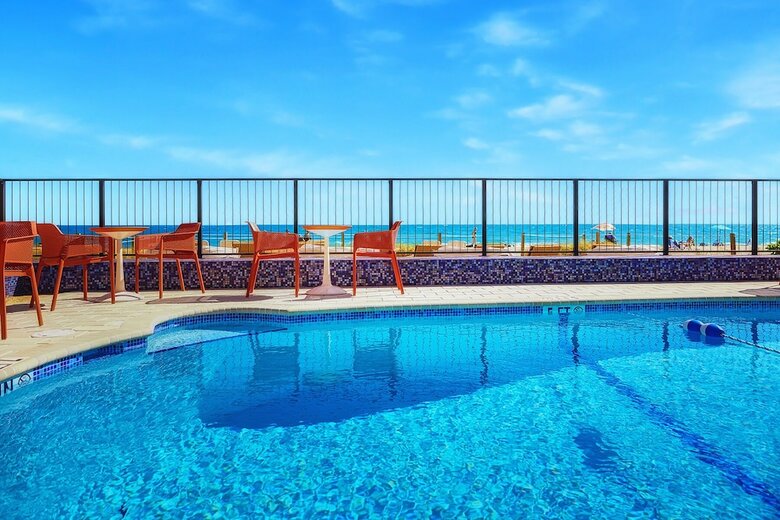 Motel Ocean Treasure Beachside Suites