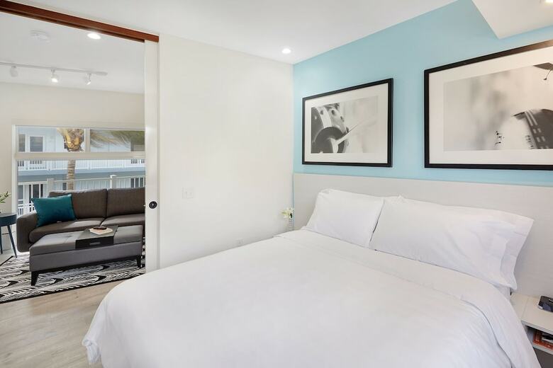 Motel Ocean Treasure Beachside Suites