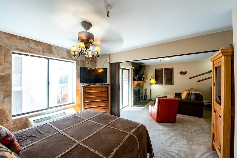 Carriage House Condominiums By All Seasons Resort Lodging