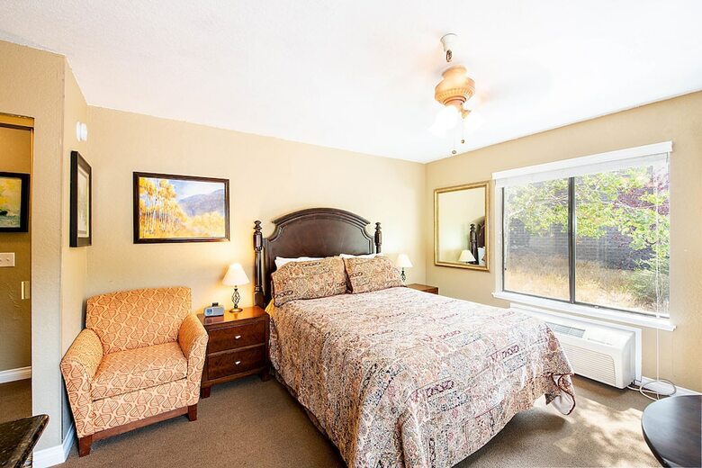 Carriage House Condominiums By All Seasons Resort Lodging