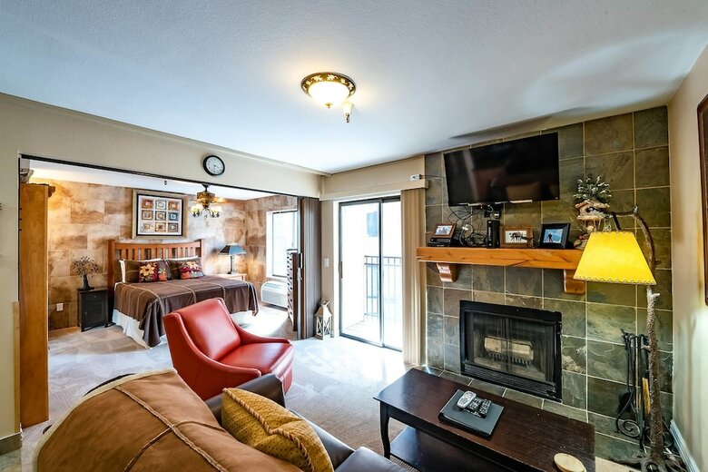 Carriage House Condominiums By All Seasons Resort Lodging