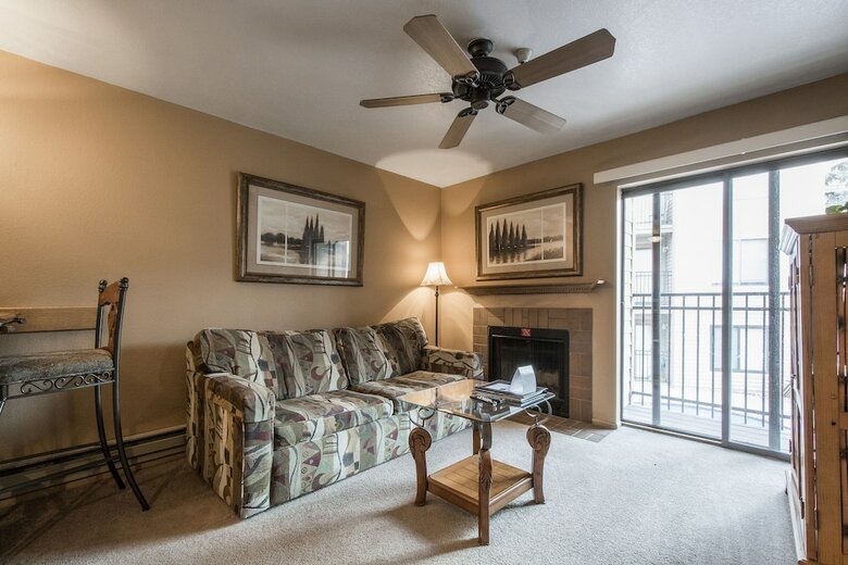 Carriage House Condominiums By All Seasons Resort Lodging