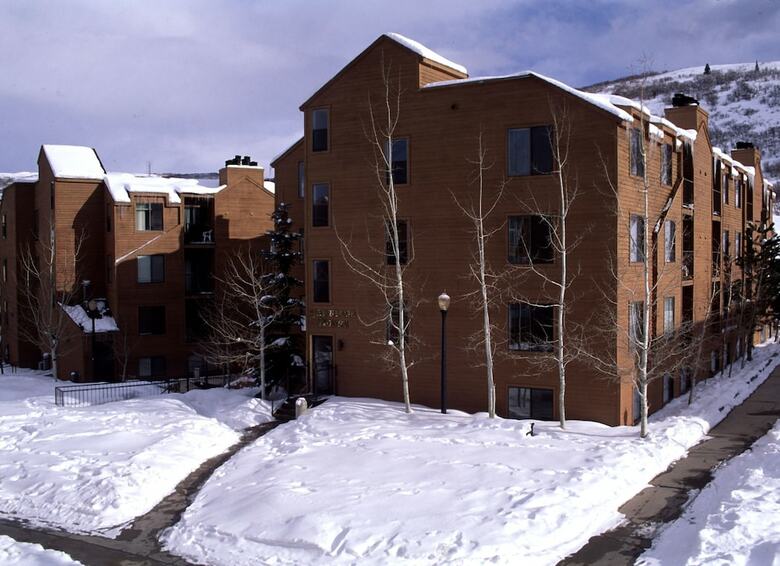 Carriage House Condominiums By All Seasons Resort Lodging