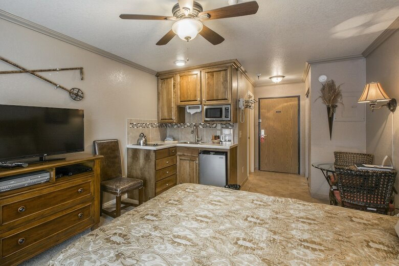 Carriage House Condominiums By All Seasons Resort Lodging