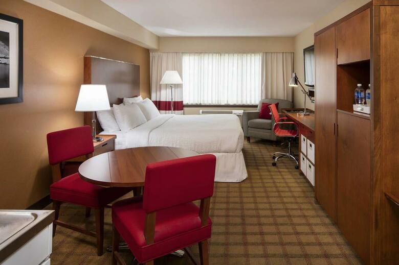 Hotel Four Points By Sheraton Kamloops