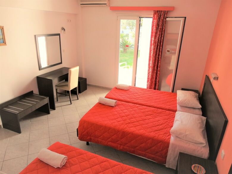 Aparthotel Oasis Beach Club
