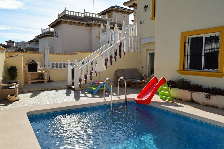 Full Villa With Private Salt Water Pool