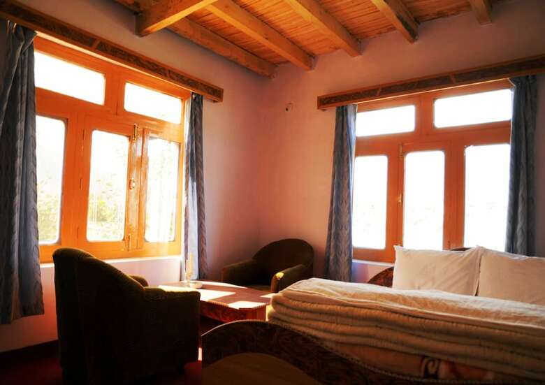 Tih - Hotel Omasila - Padum