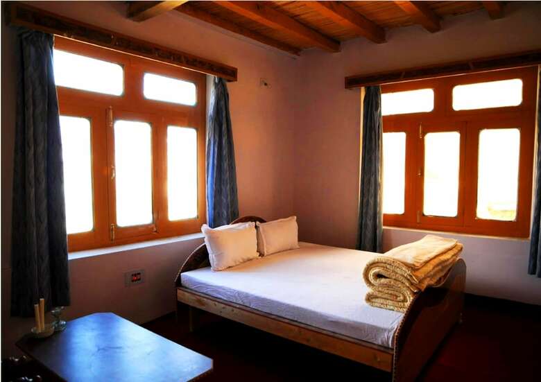 Tih - Hotel Omasila - Padum