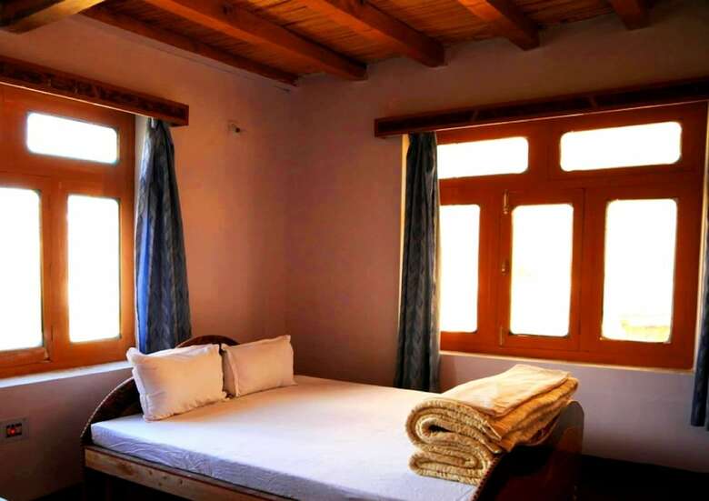 Tih - Hotel Omasila - Padum