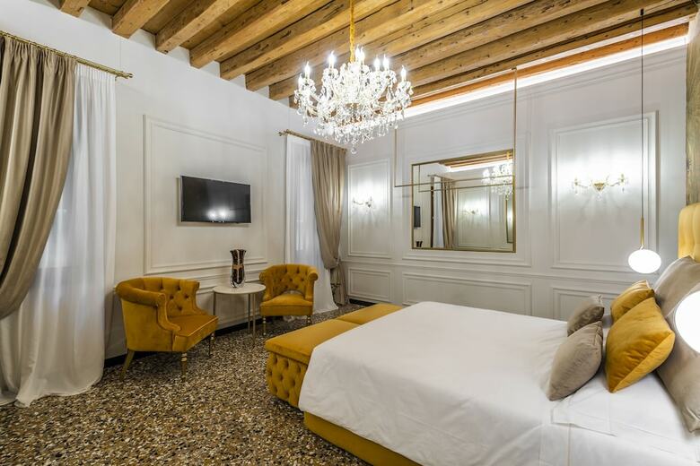 Bed & Breakfast San Maurizio Luxury Suites