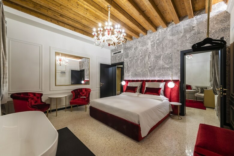 Bed & Breakfast San Maurizio Luxury Suites