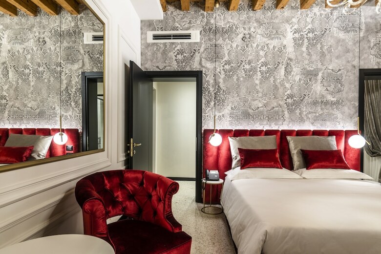 Bed & Breakfast San Maurizio Luxury Suites
