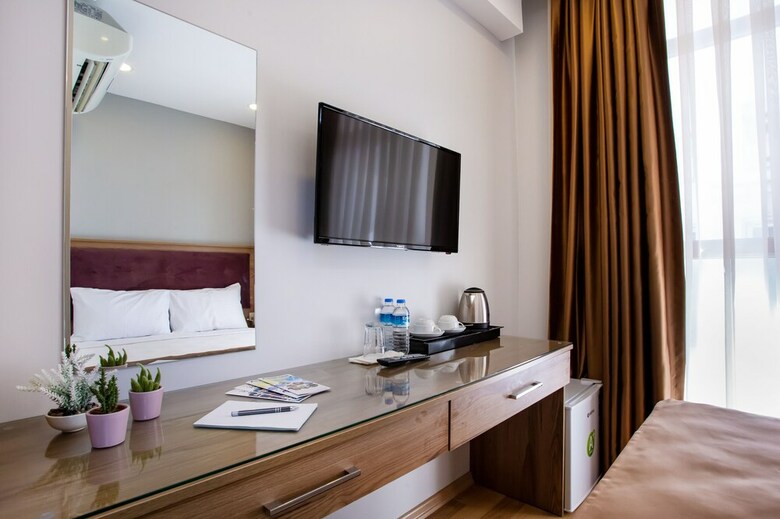 West Palace Hotel