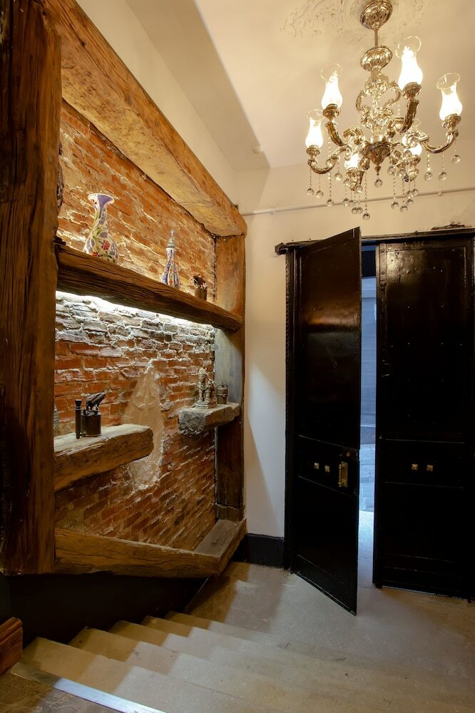 West Palace Hotel