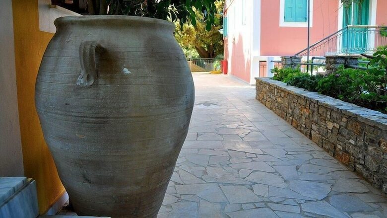 Hostal Niriides Hotel & Apartments