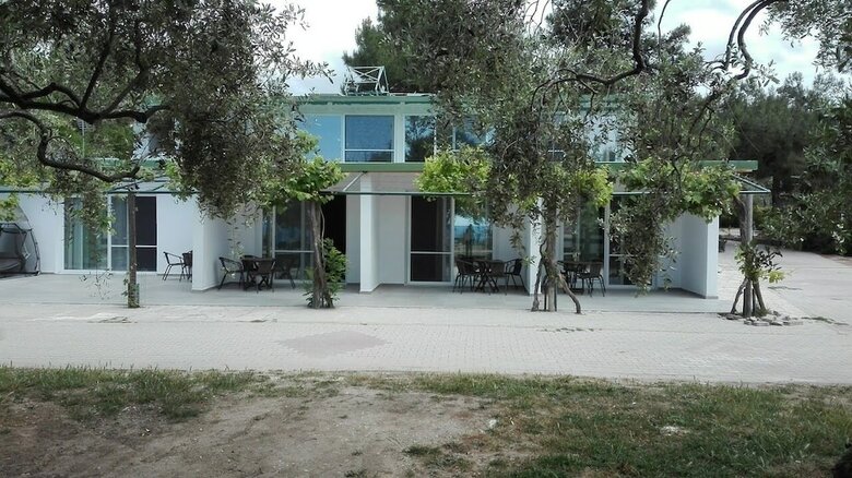Aparthotel Blue Green Studios  Camp Pefkari