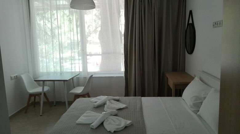 Aparthotel Blue Green Studios  Camp Pefkari