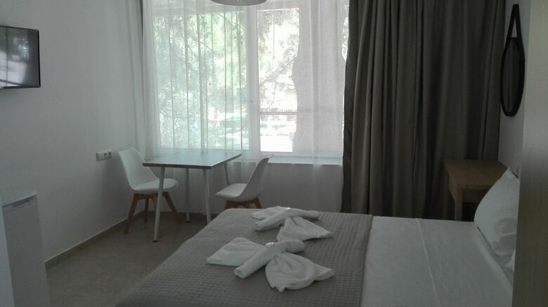 Aparthotel Blue Green Studios  Camp Pefkari