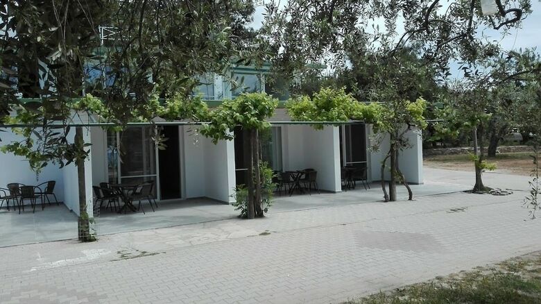 Aparthotel Blue Green Studios  Camp Pefkari