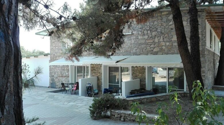 Aparthotel Blue Green Studios  Camp Pefkari