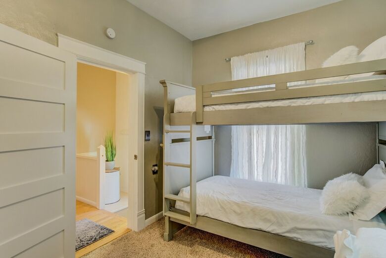 4bd Luxuryclose To Downtown3ba & Pet-friendly!!