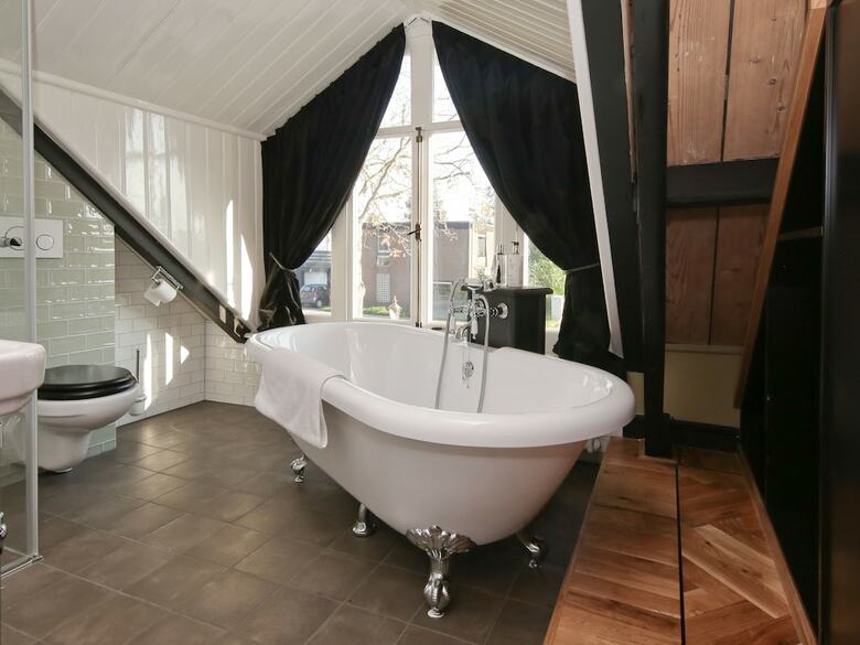 Hotel Suites Wilma J