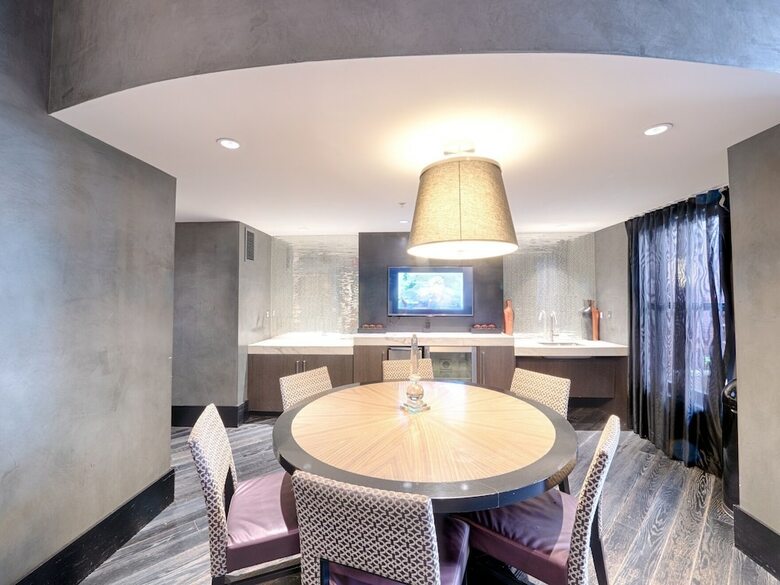 Apartamentos National At Thomas Circle
