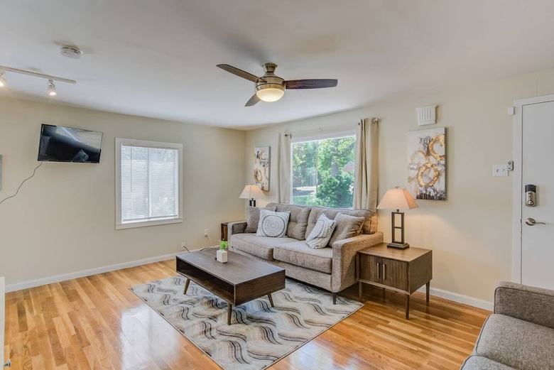 3brdowntownwalk To Restaurants & Bars W/fire Pit