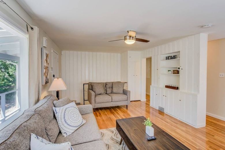 3brdowntownwalk To Restaurants & Bars W/fire Pit