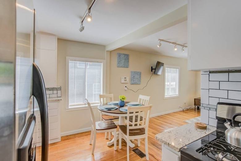 3brdowntownwalk To Restaurants & Bars W/fire Pit