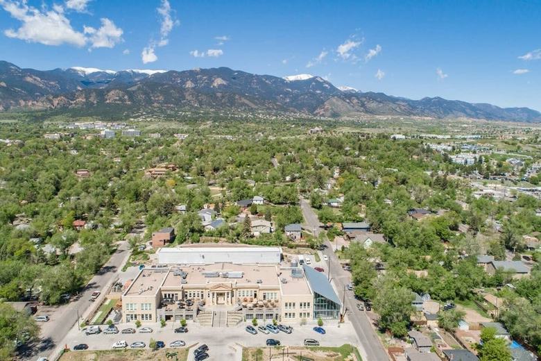 3brdowntownwalk To Restaurants & Bars W/fire Pit