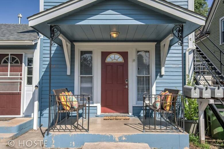 3br Of Downtown King Bed, Dining, Has It All!