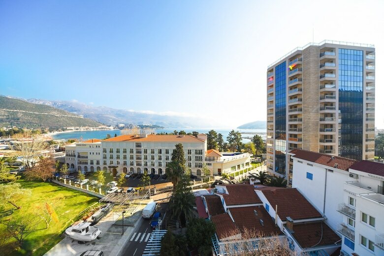 Lux Beach Apartments