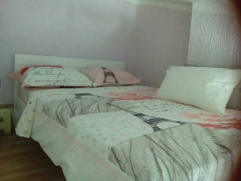 Romantic Apartment With Gallery