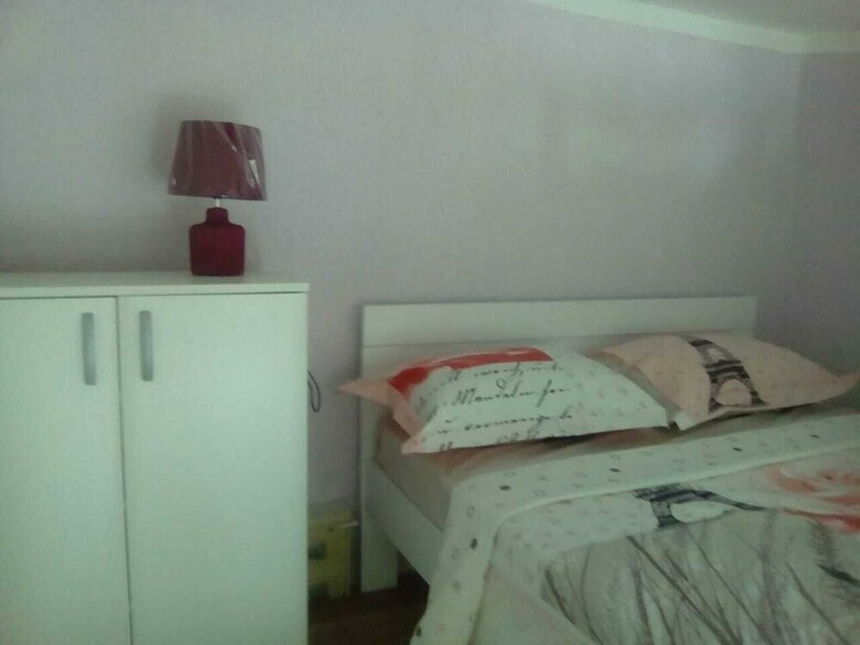 Romantic Apartment With Gallery