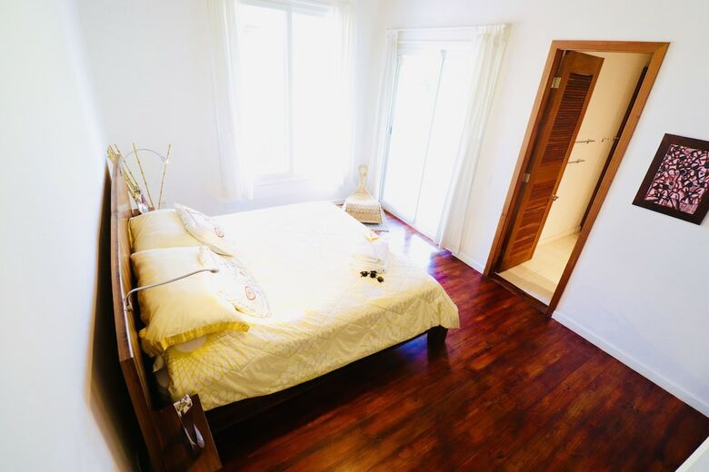 Hotel Ananta Sun
