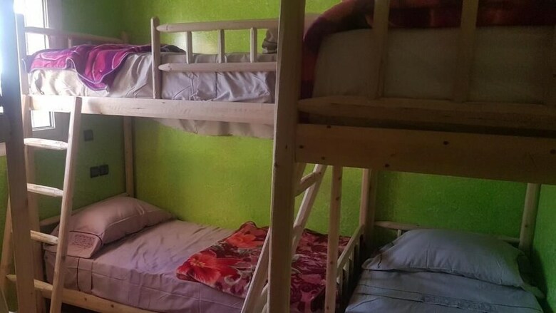 Hostal Tinirebou Surf - Hostel