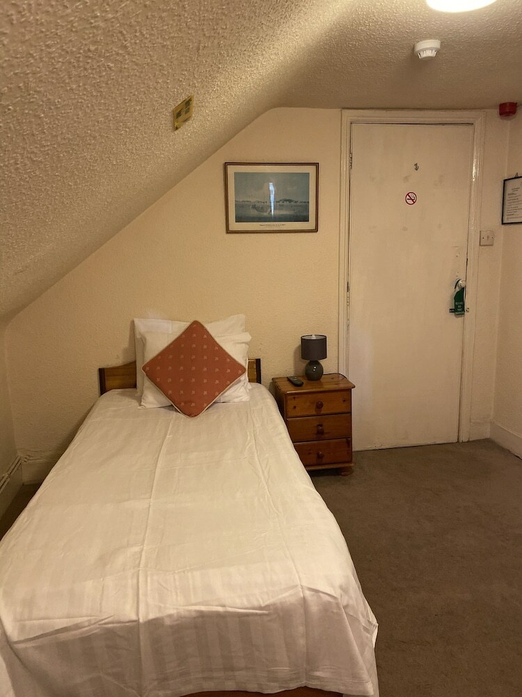Hotel Windsor Cedar Tree Guest House