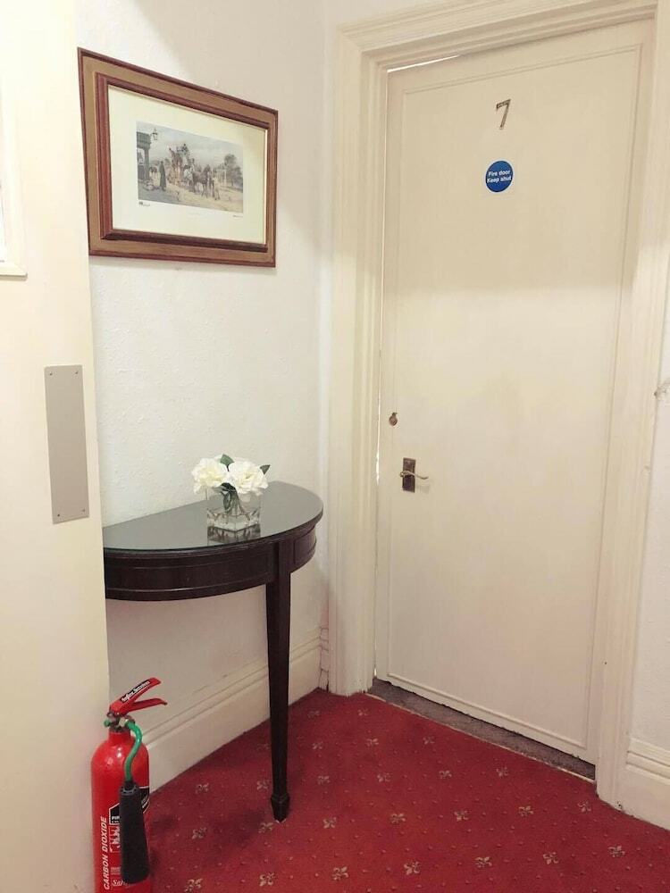 Hotel Windsor Cedar Tree Guest House