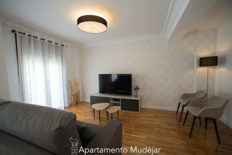 Apartamentos Plaza Del Torico