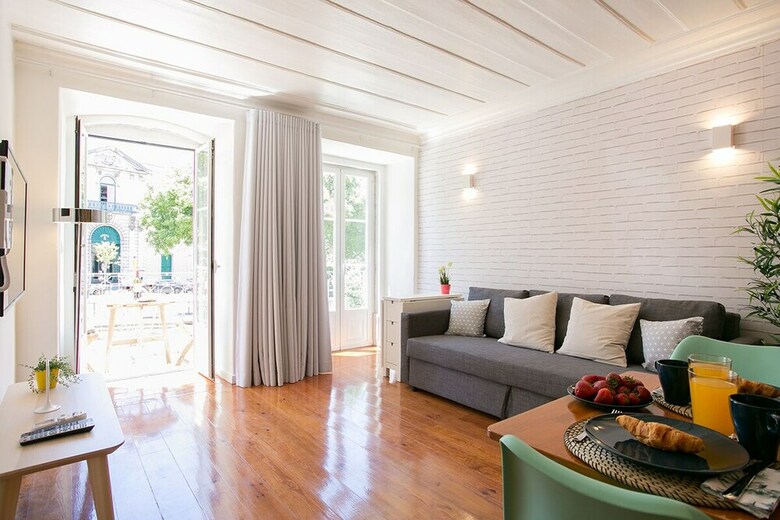 Armada Square I Apartment Rentexperience