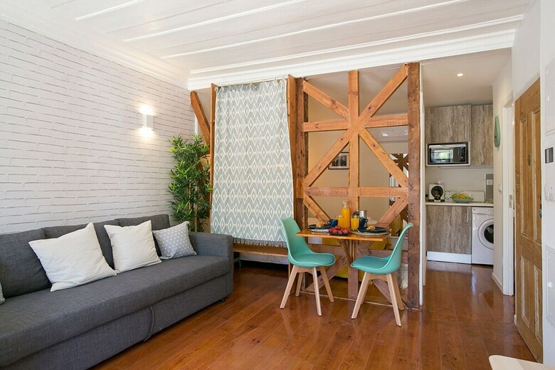 Armada Square I Apartment Rentexperience