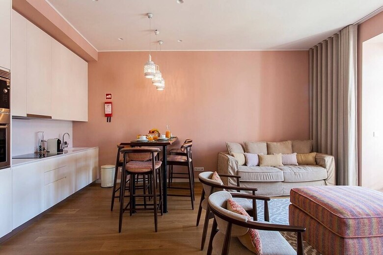 Downtown Square Deluxe Apartment Rentexperience